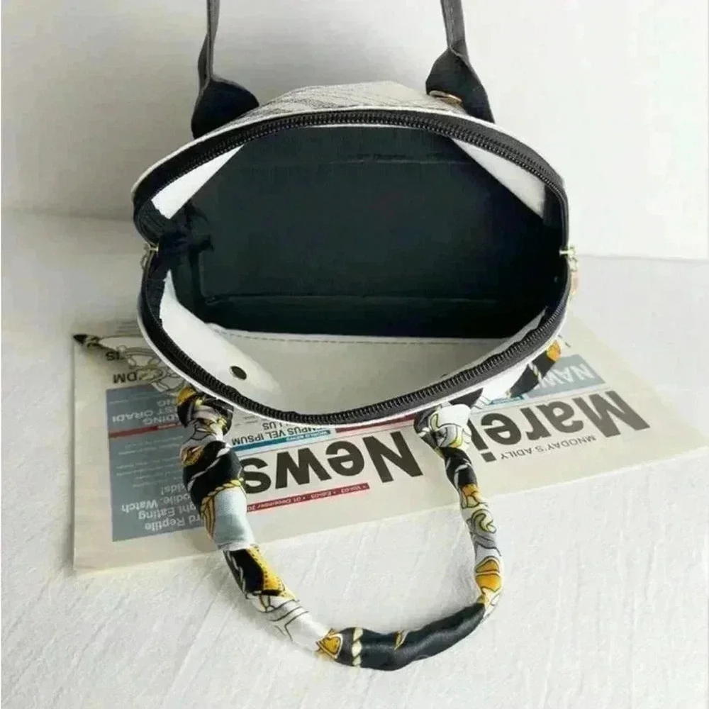 ⚠️Clearance Black And White Patterned Crossbody / Shoulder Bag - Picture 4 of 5